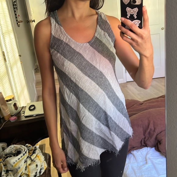 Linen top from Uruguayan Brand called “BADOOK” - Picture 2 of 4